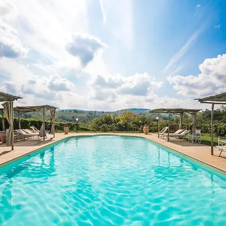 2 Bedroom Stunning In *