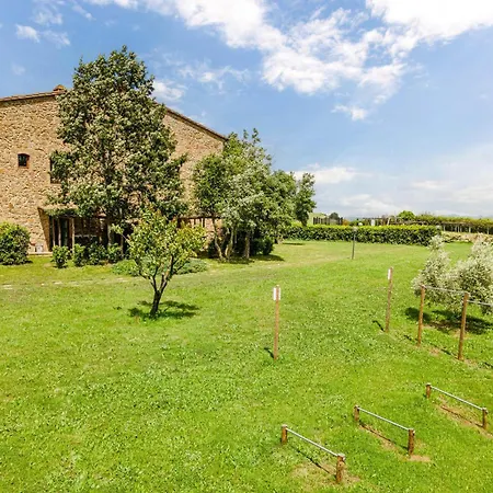 2 Bedroom Stunning In *